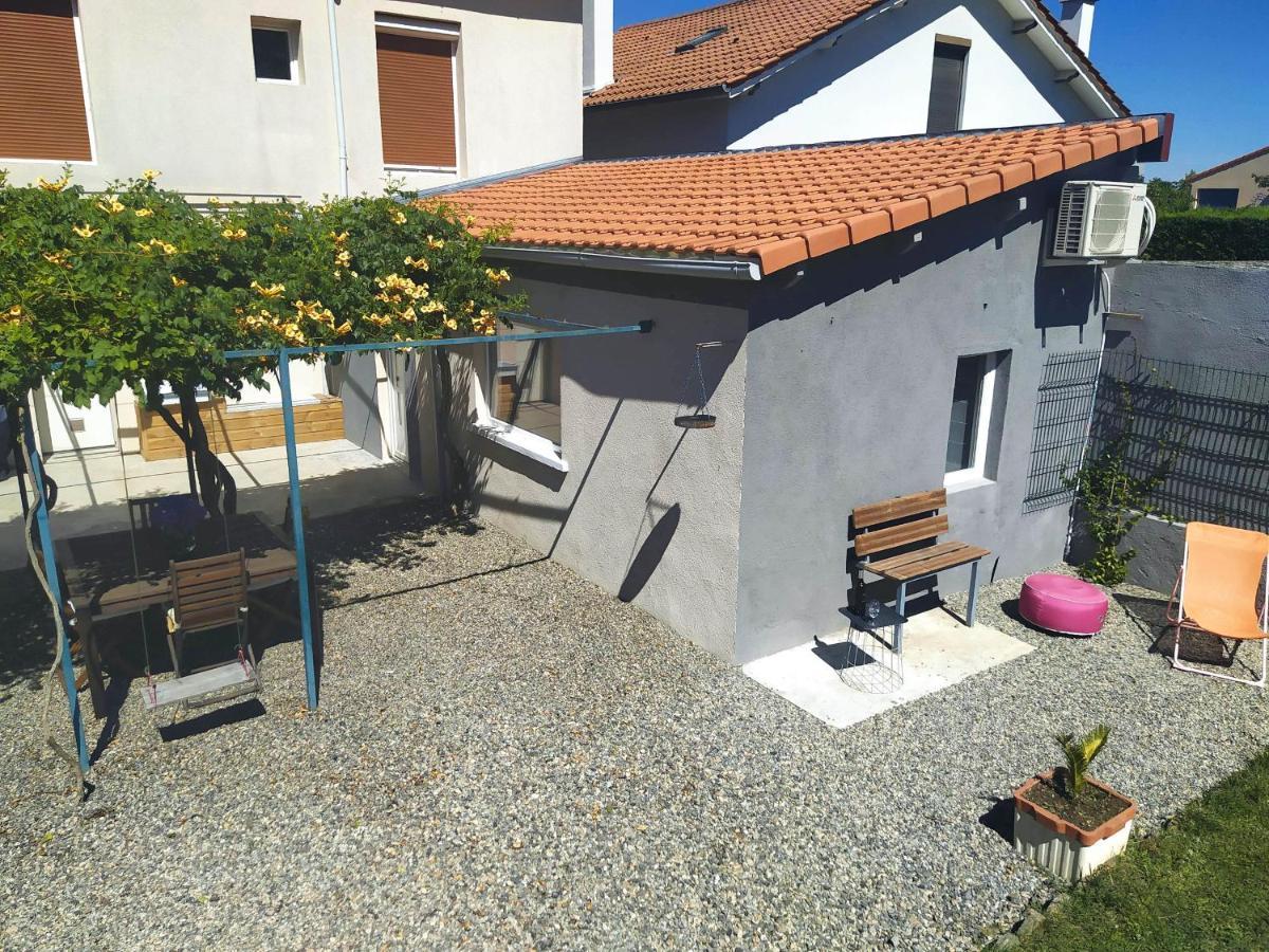 Studio 26 Vic-le-Comte Exterior foto