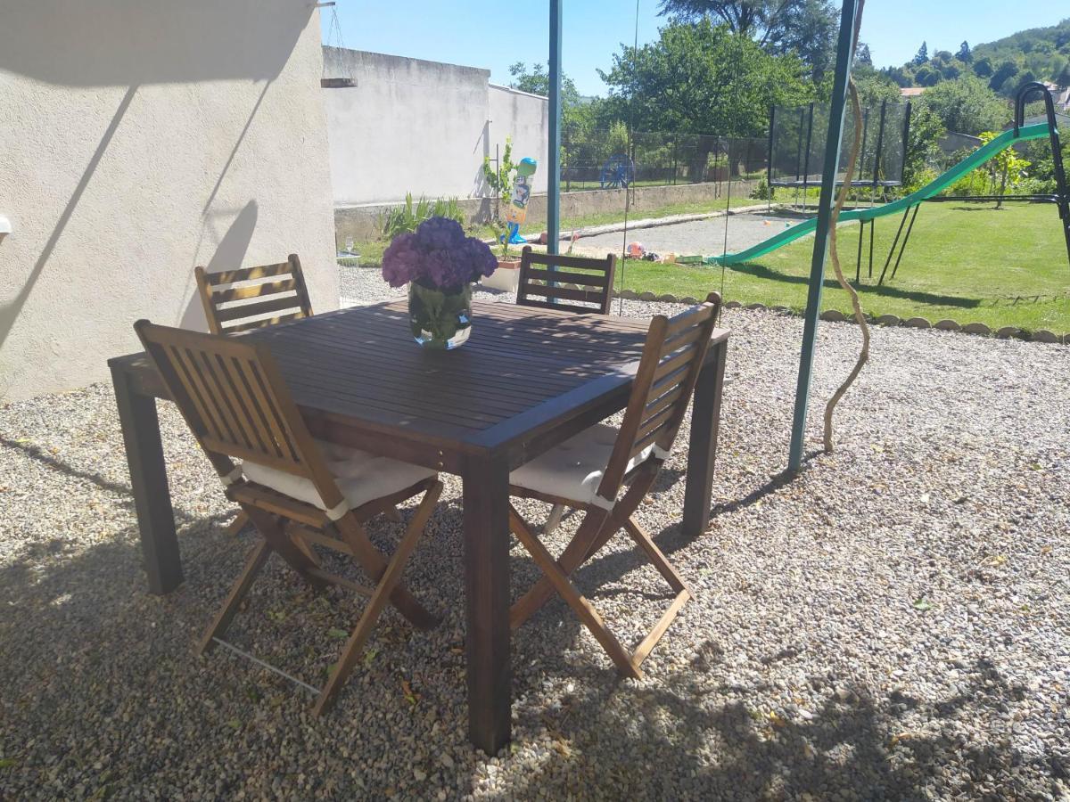 Studio 26 Vic-le-Comte Exterior foto