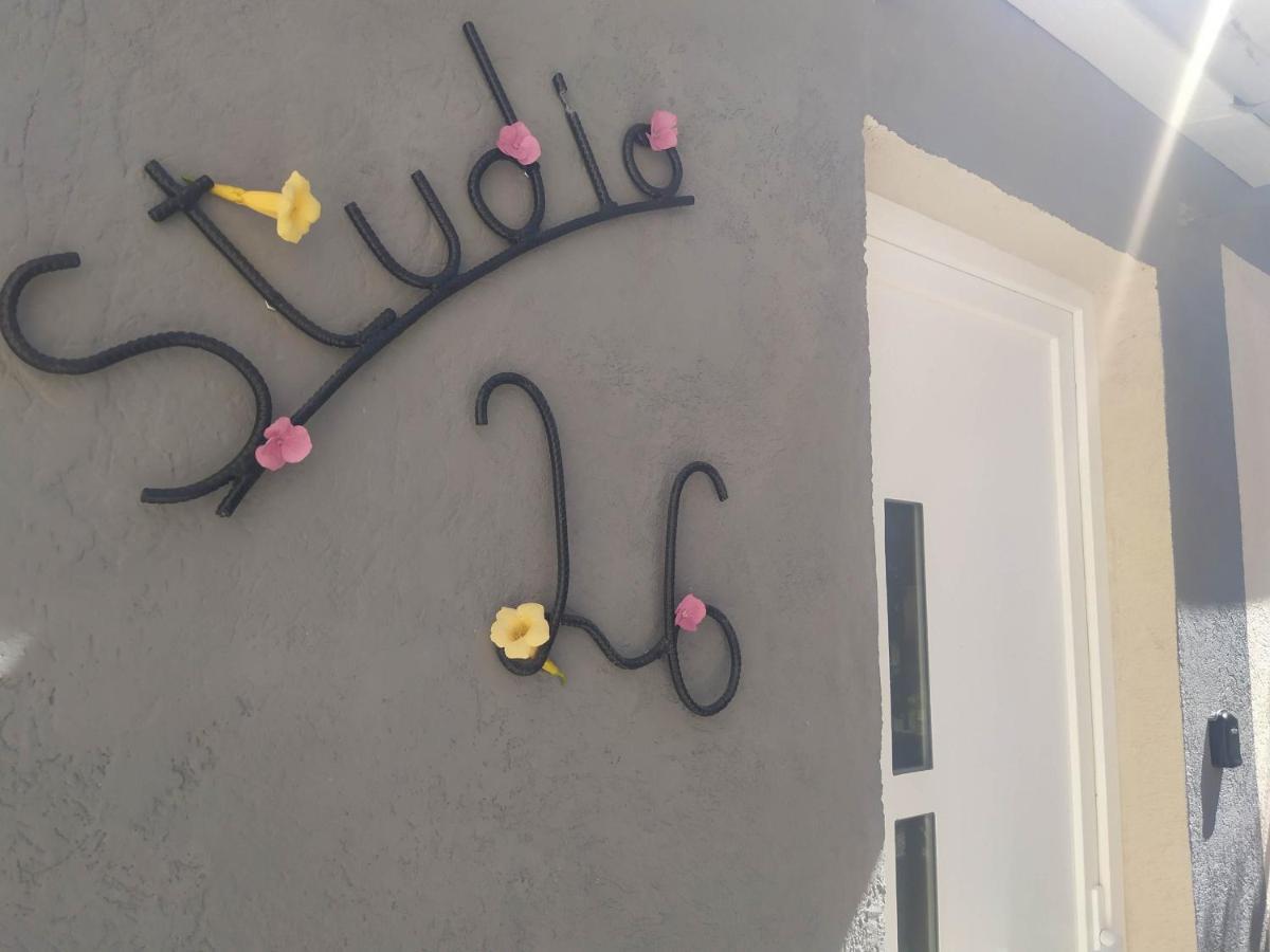 Studio 26 Vic-le-Comte Exterior foto