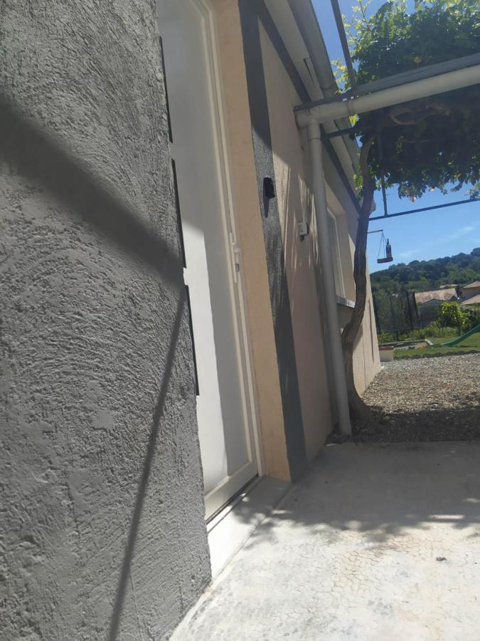 Studio 26 Vic-le-Comte Exterior foto