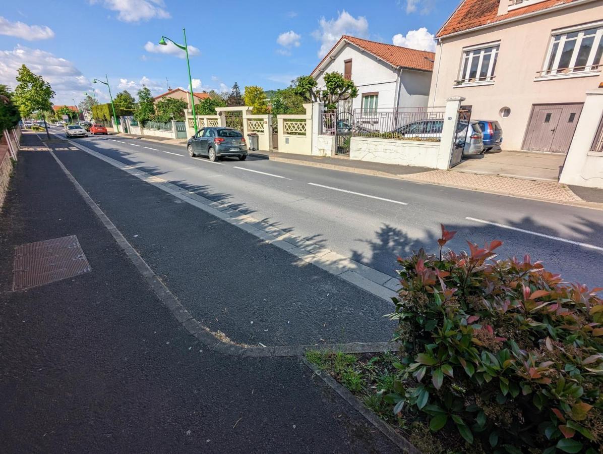 Studio 26 Vic-le-Comte Exterior foto